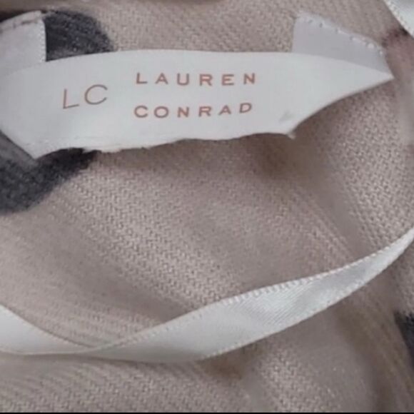 LC Lauren Conrad Pink Rose Oversized Scarf Shawl Pashmina Wrap - Picture 3 of 4